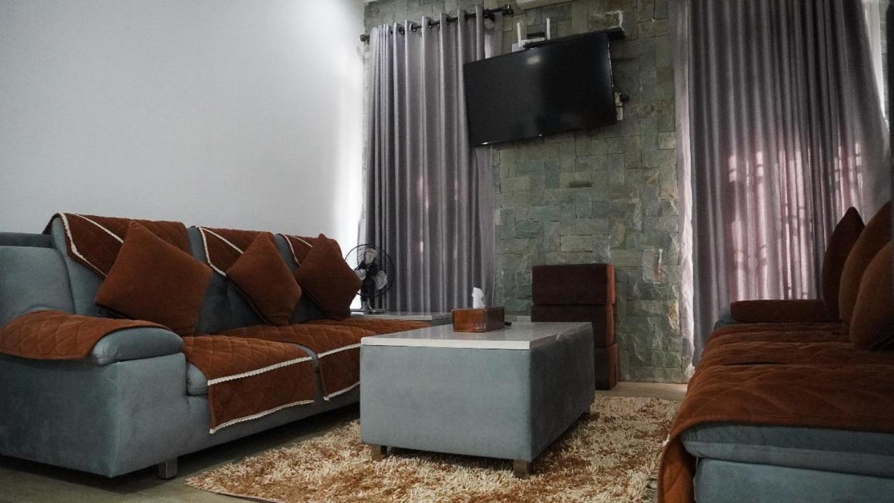 Diyar M6-11 Villa Puncak