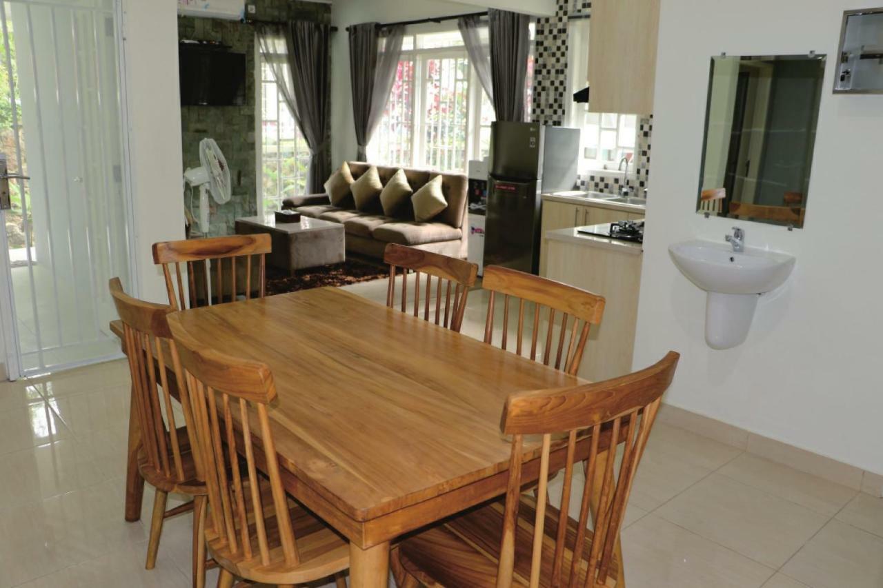 Villa Diyar M6-11 Puncak